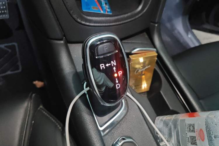 Used Cadillac XT5 2018 25T Luxury Model Gear Lever