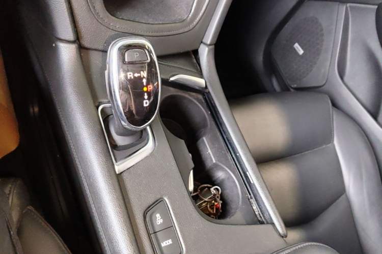 Used Cadillac XT5 2018 25T Luxury Model Gear Lever