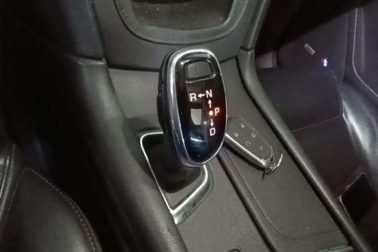 Used Cadillac XT5 2018 25T Luxury Model Gear Lever