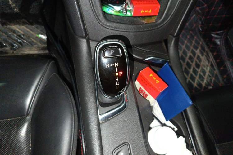 Used Cadillac XT5 2018 25T Luxury Model Gear Lever