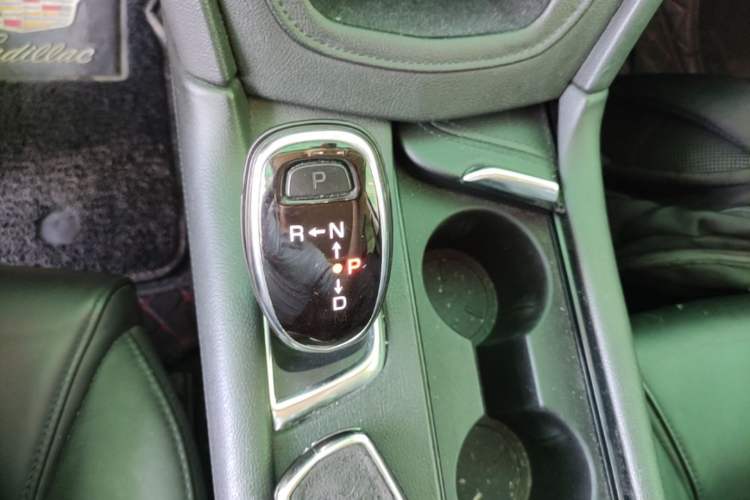 Used Cadillac XT5 2018 25T Luxury Model Gear Lever