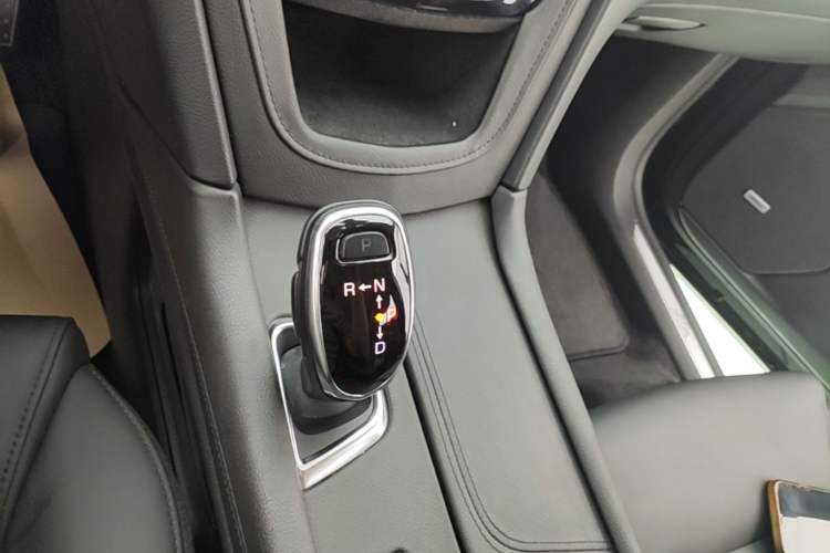 Used Cadillac XT5 2018 28T Four-Wheel Drive Luxury Model Gear Lever
