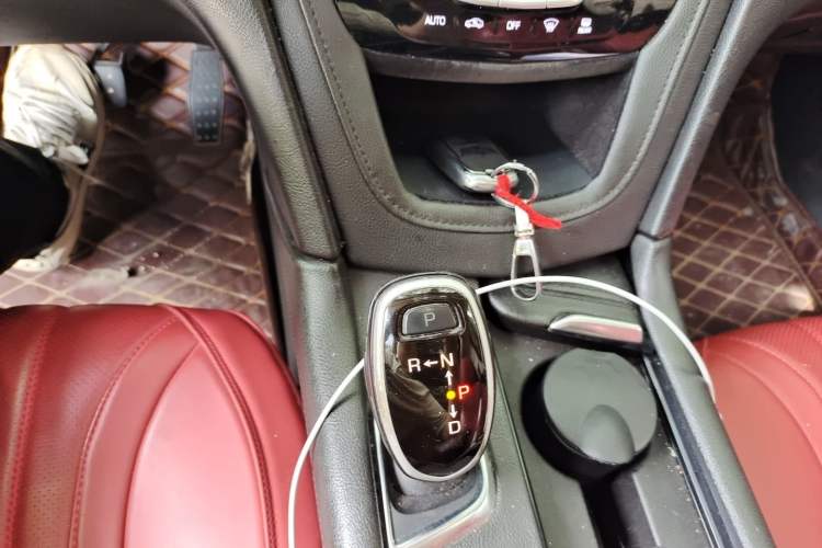 Used Cadillac XT5 2018 28T Four-Wheel Drive Luxury Model Gear Lever