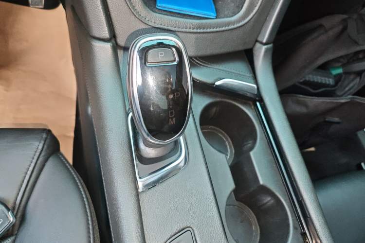 Used Cadillac XT5 2018 25T Luxury Model Gear Lever