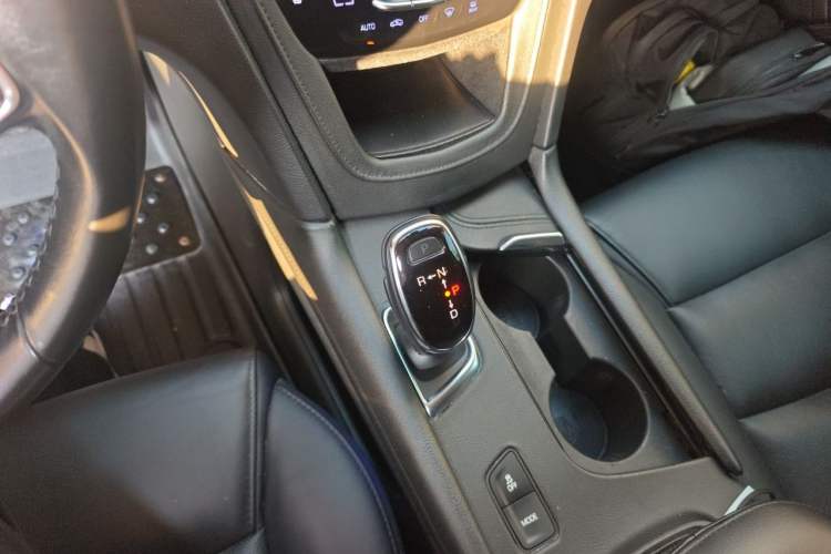 Used Cadillac XT5 2018 25T Luxury Model Gear Lever