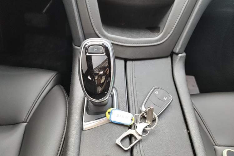 Used Cadillac XT5 2018 28E Four-Wheel Drive Tech Version Gear Lever