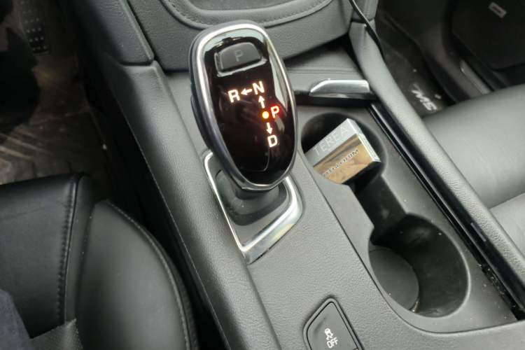 Used Cadillac XT5 2018 25T Luxury Model Gear Lever