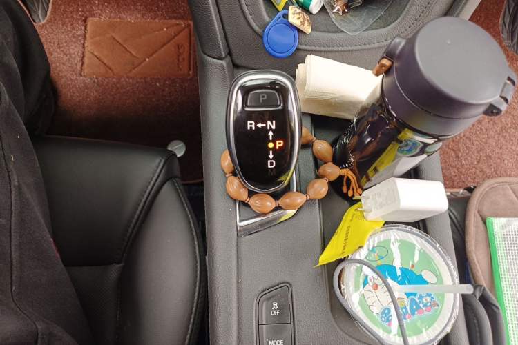Used Cadillac XT5 2018 25T Luxury Model Gear Lever
