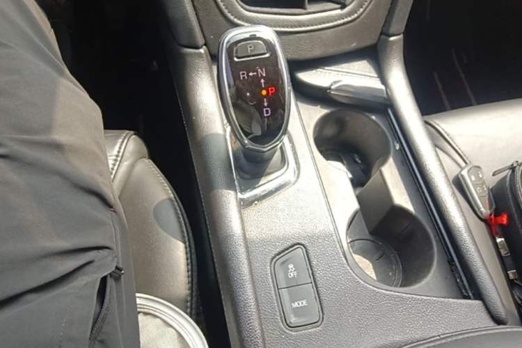 Used Cadillac XT5 2018 25T Luxury Model Gear Lever