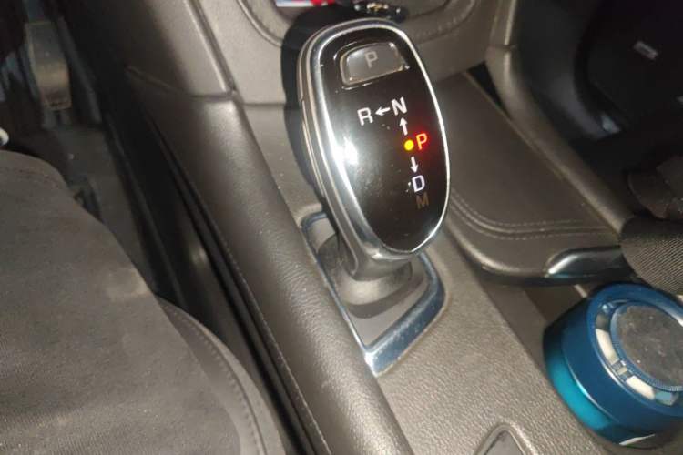 Used Cadillac XT5 2018 25T Luxury Model Gear Lever