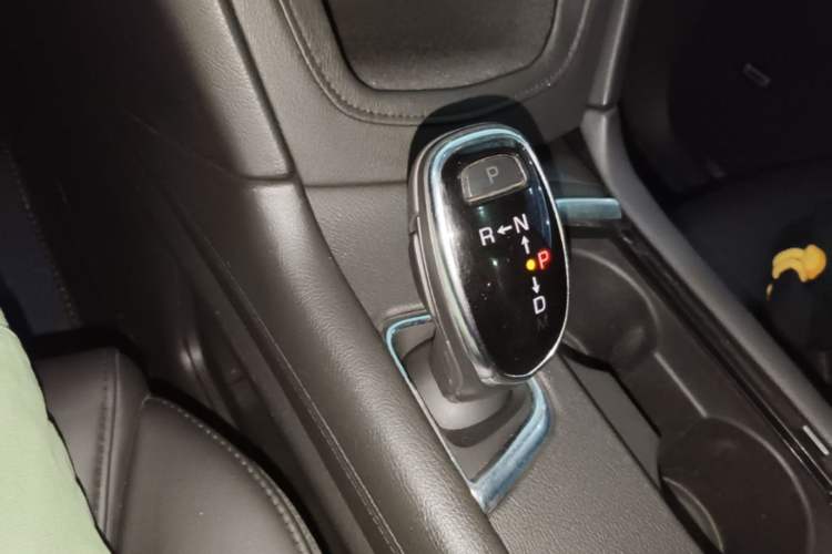 Used Cadillac XT5 2018 25T Luxury Model Gear Lever