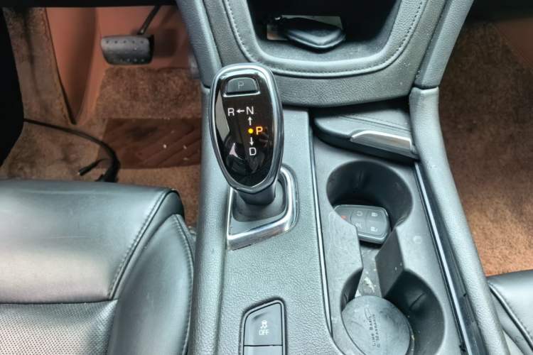 Used Cadillac XT5 2018 25T Luxury Model Gear Lever