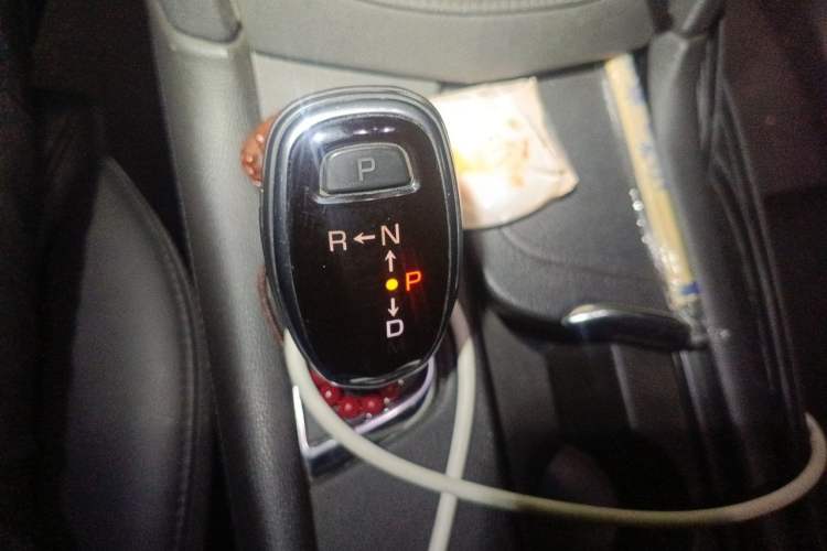 Used Cadillac XT5 2018 28E Four-Wheel Drive Tech Version Gear Lever