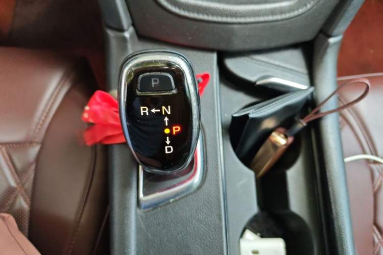 Used Cadillac XT5 2018 25T Luxury Model Gear Lever