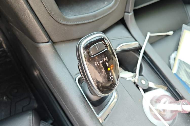 Used Cadillac XT5 2018 28E Four-Wheel Drive Tech Version Gear Lever