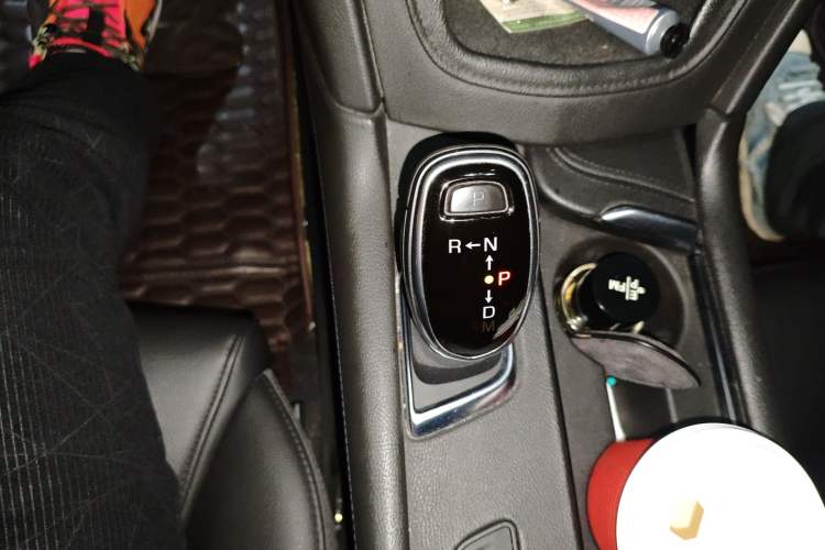 Used Cadillac XT5 2018 28E Four-Wheel Drive Tech Version Gear Lever