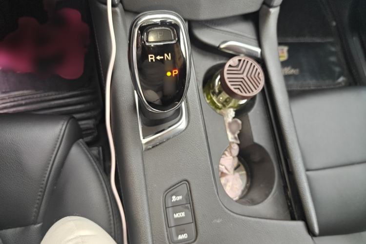 Used Cadillac XT5 2018 28E Four-Wheel Drive Tech Version Gear Lever