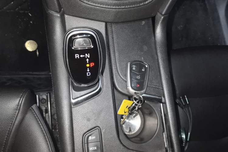 Used Cadillac XT5 2018 28E Four-Wheel Drive Tech Version Gear Lever