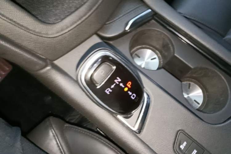 Used Cadillac XT5 2018 28T Four-Wheel Drive Luxury Model Gear Lever