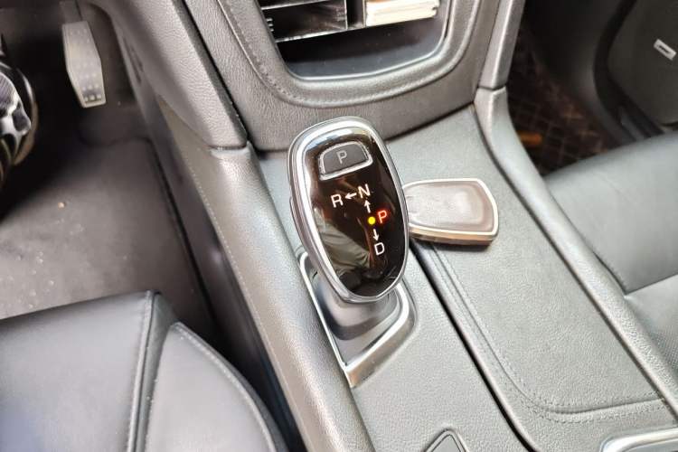 Used Cadillac XT5 2018 25T Luxury Model Gear Lever