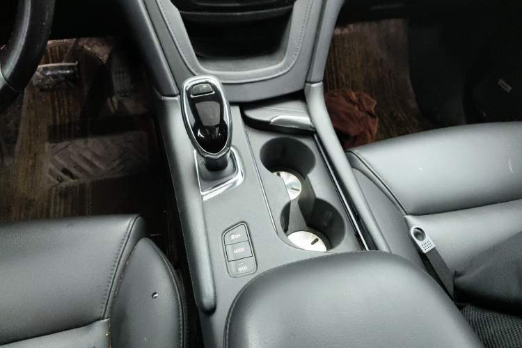 Used Cadillac XT5 2018 28E Four-Wheel Drive Tech Version Gear Lever