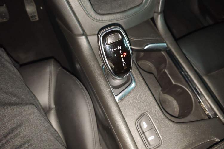 Used Cadillac XT5 2018 25T Luxury Model Gear Lever