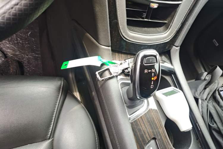 Used Cadillac XT5 2018 25T Luxury Model Gear Lever