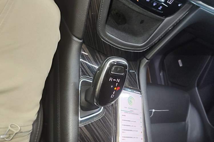 Used Cadillac XT5 2018 25T Luxury Model Gear Lever