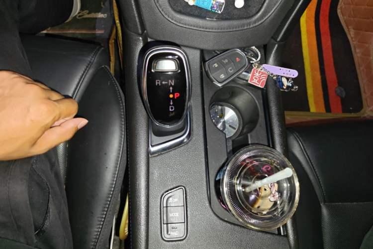 Used Cadillac XT5 2018 28T Four-Wheel Drive Luxury Model Gear Lever