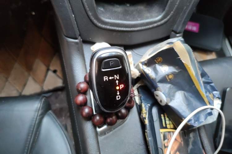 Used Cadillac XT5 2018 25T Luxury Model Gear Lever