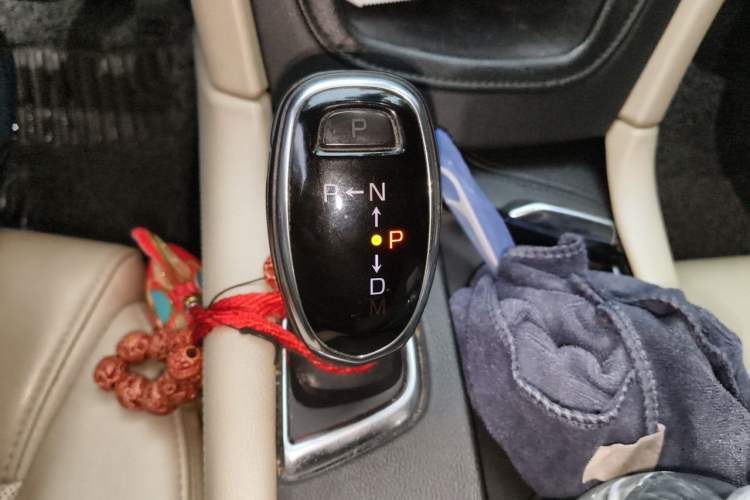 Used Cadillac XT5 2018 25T Luxury Model Gear Lever