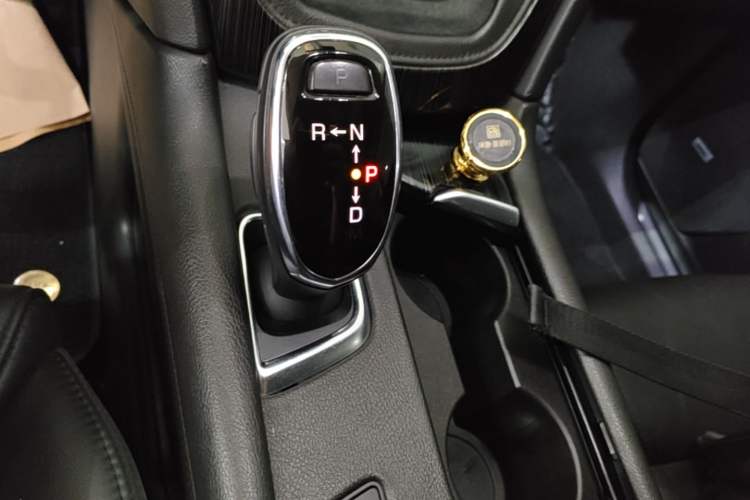 Used Cadillac XT5 2018 25T Luxury Model Gear Lever