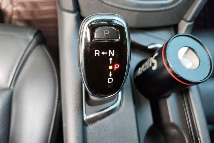 Used Cadillac XT5 2018 25T Luxury Model Gear Lever