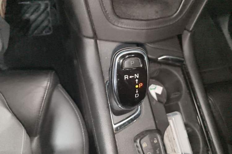 Used Cadillac XT5 2018 25T Luxury Model Gear Lever