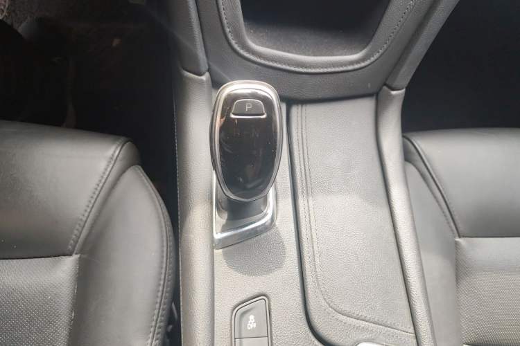 Used Cadillac XT5 2018 25T Luxury Model Gear Lever
