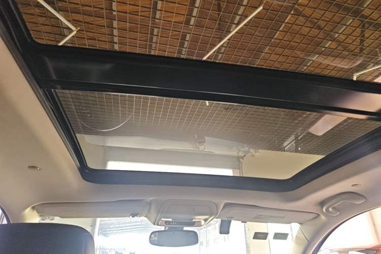 Used Cadillac XT5 2018 28T Four-Wheel Drive Luxury Model Headliner