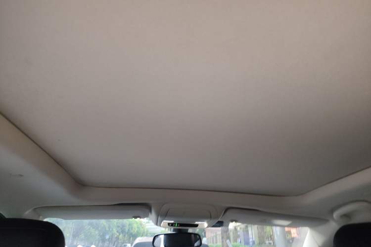 Used Cadillac XT5 2018 25T Luxury Model Headliner