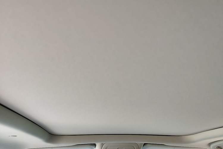 Used Cadillac XT5 2018 25T Luxury Model Headliner
