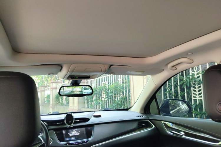 Used Cadillac XT5 2018 28T Four-Wheel Drive Luxury Model Headliner