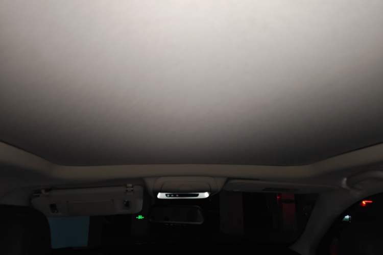 Used Cadillac XT5 2018 25T Luxury Model Headliner