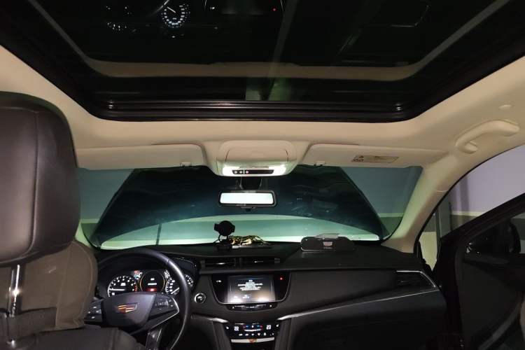Used Cadillac XT5 2018 28T Four-Wheel Drive Luxury Model Headliner