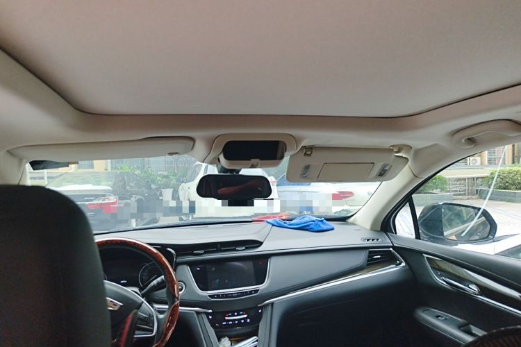 Used Cadillac XT5 2018 25T Luxury Model Headliner