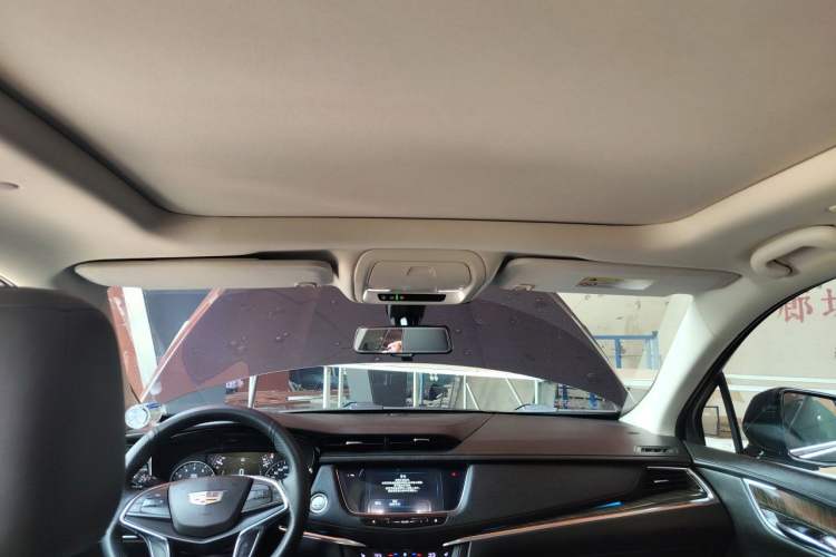 Used Cadillac XT5 2018 28T Four-Wheel Drive Luxury Model Headliner