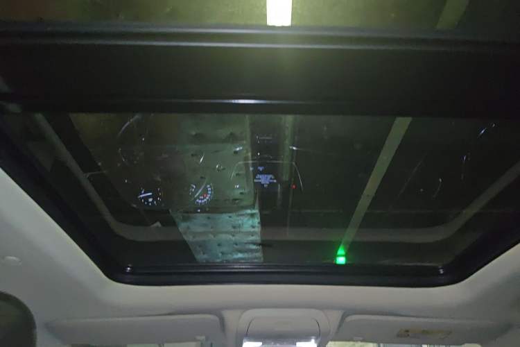 Used Cadillac XT5 2018 25T Luxury Model Headliner