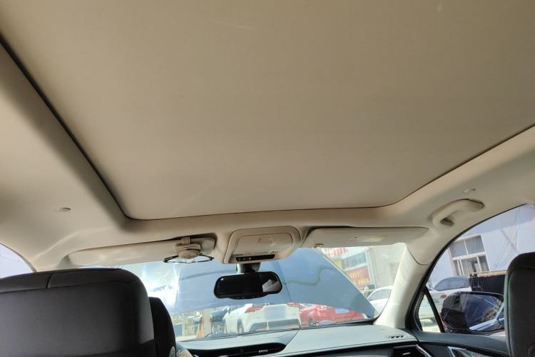 Used Cadillac XT5 2018 25T Luxury Model Headliner