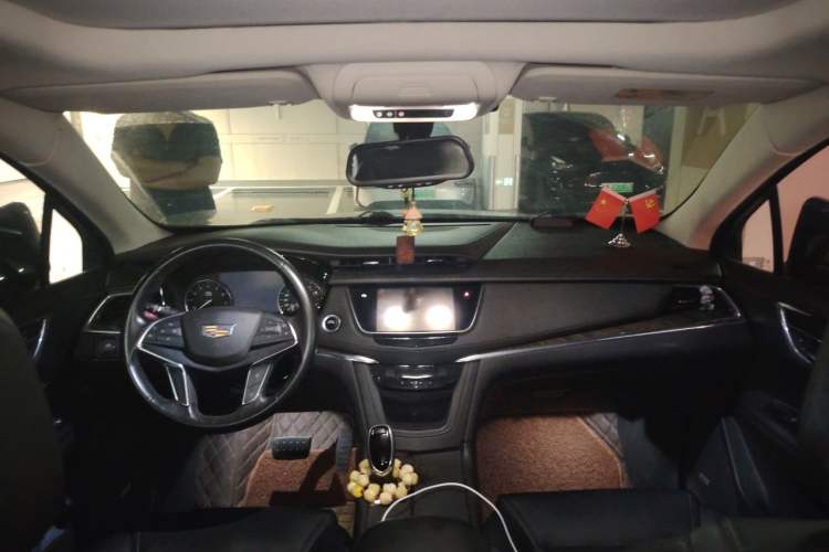 Used Cadillac XT5 2018 25T Luxury Model Headliner