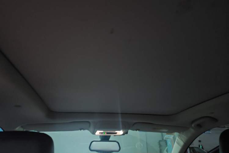 Used Cadillac XT5 2018 25T Luxury Model Headliner
