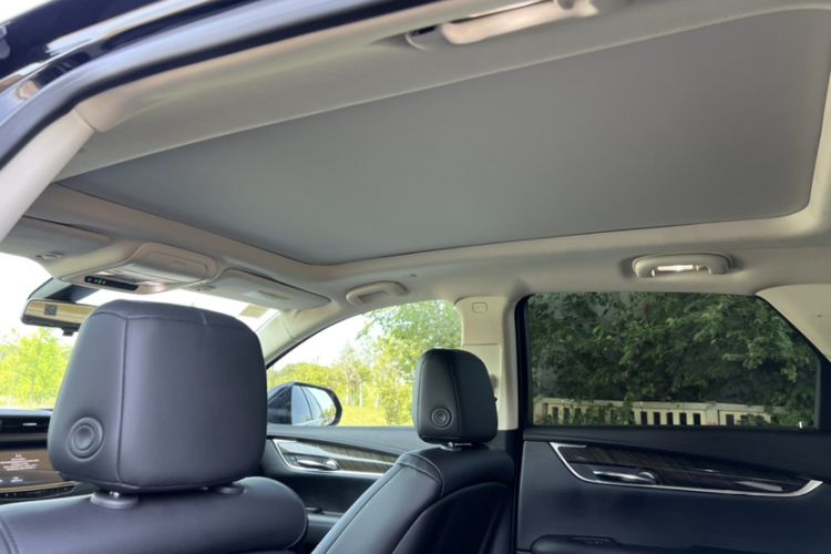 Used Cadillac XT5 2018 25T Luxury Model Headliner