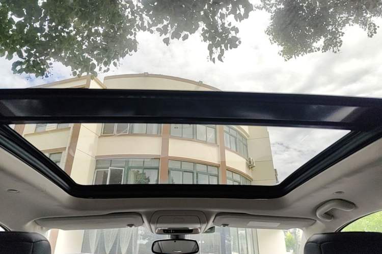 Used Cadillac XT5 2018 28T Four-Wheel Drive Luxury Model Headliner