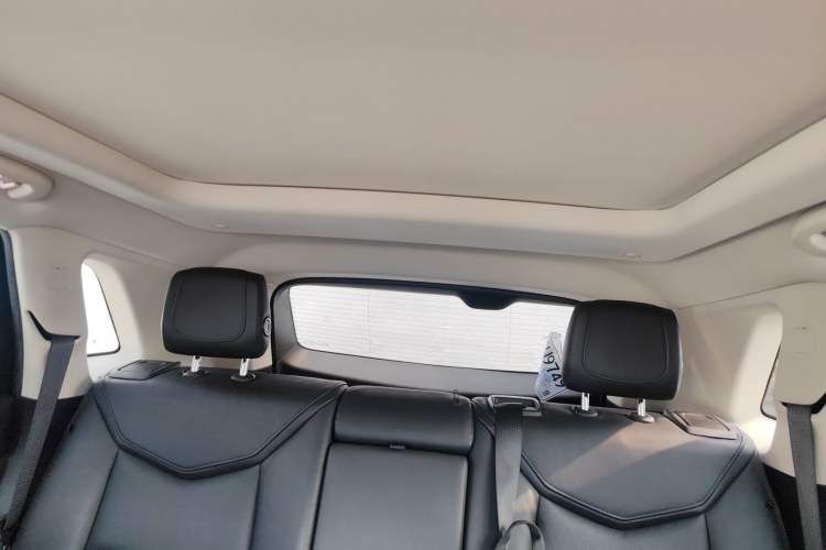 Used Cadillac XT5 2018 28T Four-Wheel Drive Luxury Model Headliner